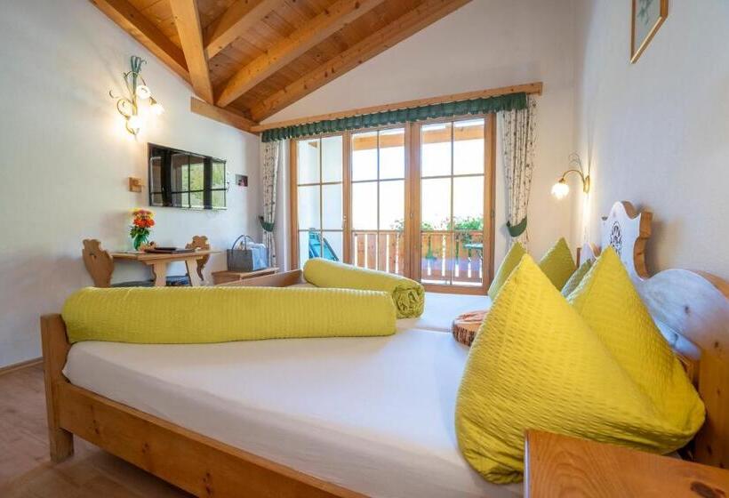 غرفة قياسية, Crusch Alba Sta Maria