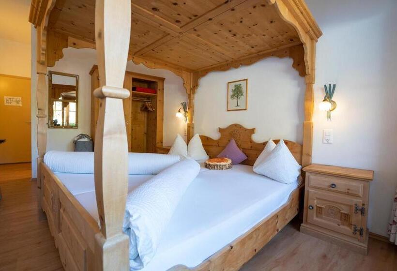 غرفة قياسية, Crusch Alba Sta Maria