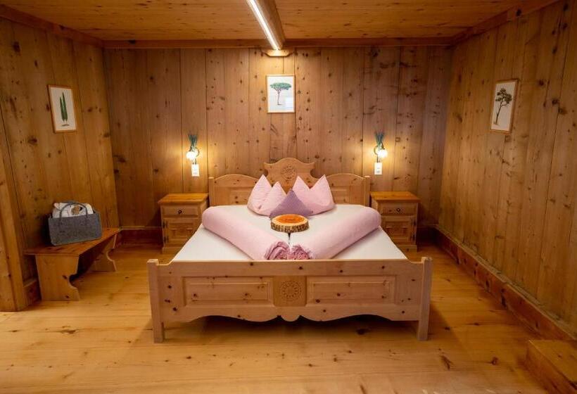 Номер Стандарт, Crusch Alba Sta Maria