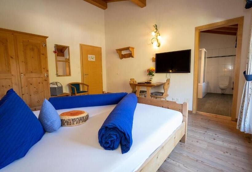 غرفة قياسية, Crusch Alba Sta Maria