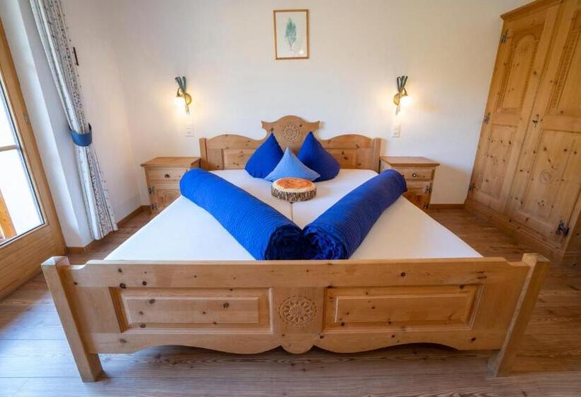 غرفة قياسية, Crusch Alba Sta Maria