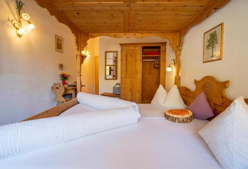 غرفة قياسية, Crusch Alba Sta Maria