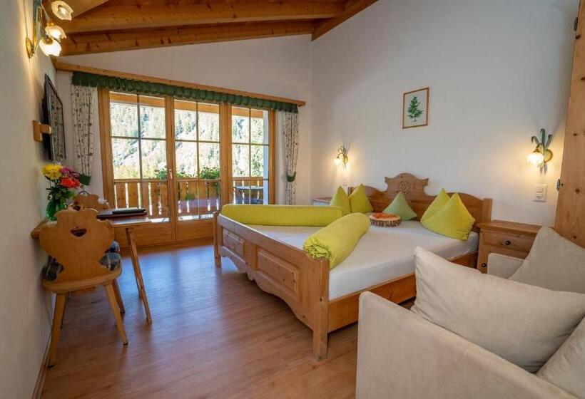 غرفة قياسية, Crusch Alba Sta Maria