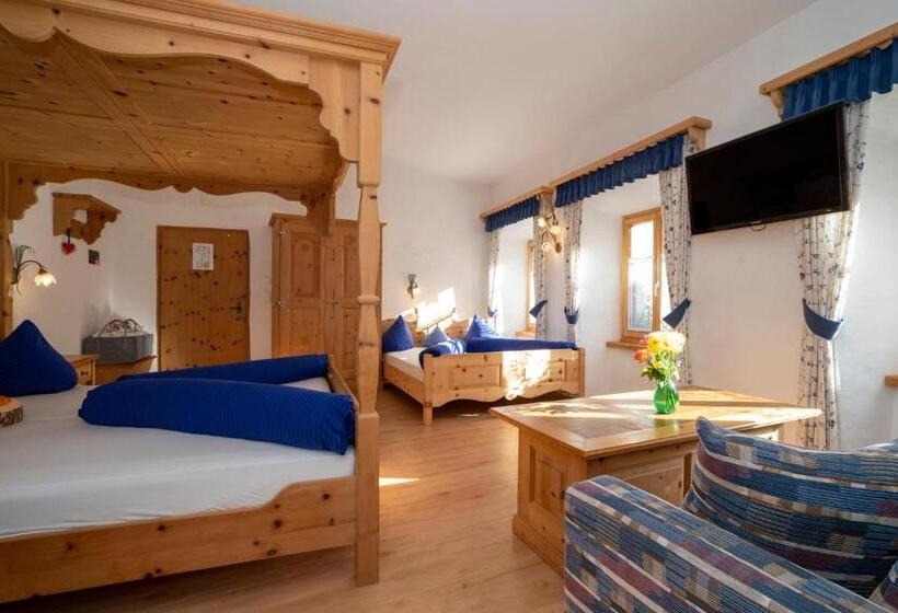 غرفة قياسية ثلاثية, Crusch Alba Sta Maria