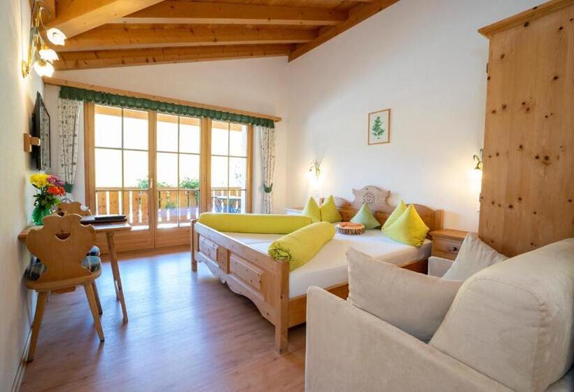 Номер Стандарт, Crusch Alba Sta Maria