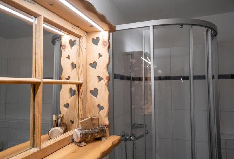 غرفة قياسية رباعية, Crusch Alba Sta Maria