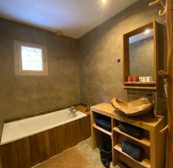 חדר סטנדרט לארבעה, Hôtel Green Ecolodge