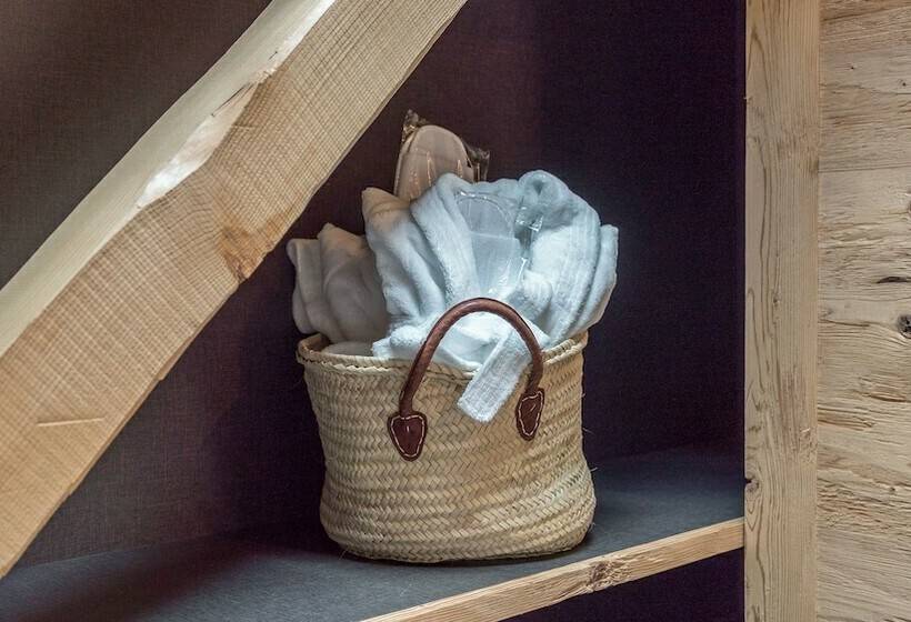 Suite with lake view, & Spa Blausee