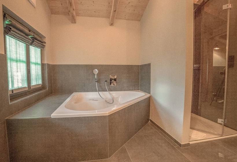 Suite with lake view, & Spa Blausee