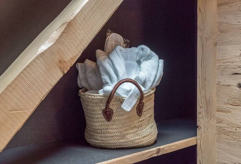 Suite with lake view, & Spa Blausee