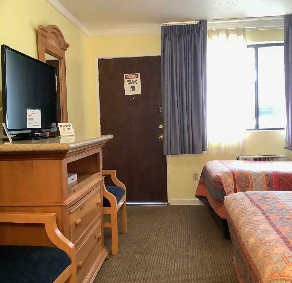 스탠다드 룸 더블 침대 2개, Independence Courthouse Motel