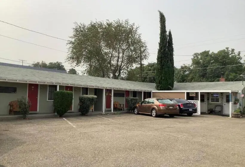エコノミールーム, Independence Courthouse Motel