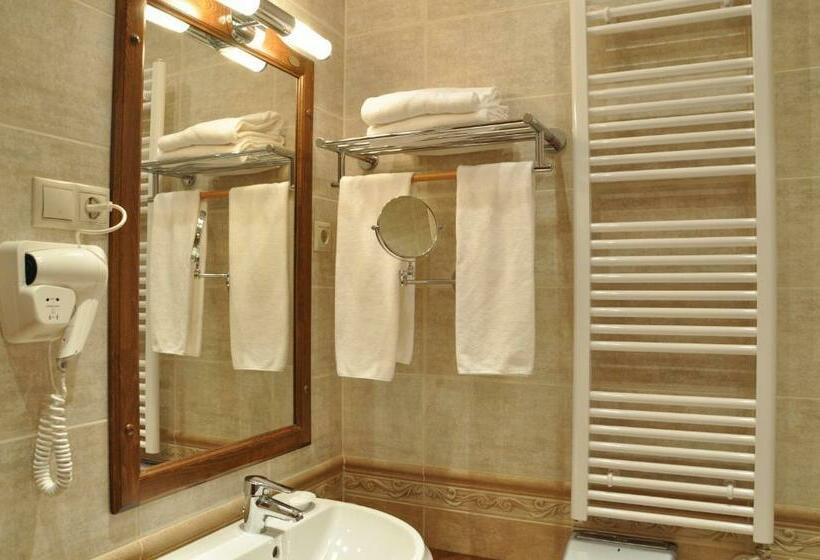 Номер бизнес-класса, Nimród Bioszálloda és Bioétterem