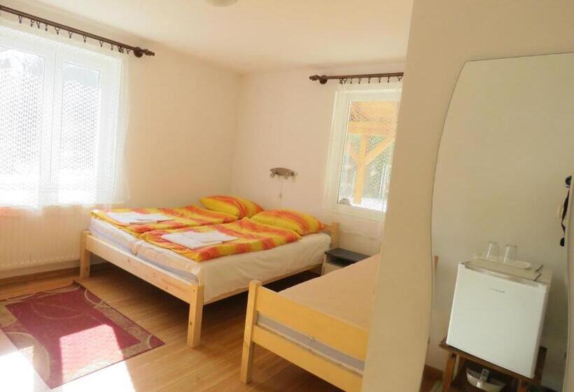 スタンダードトリプルルーム, Vadszőlő Szálló és Étterem Bakonybél