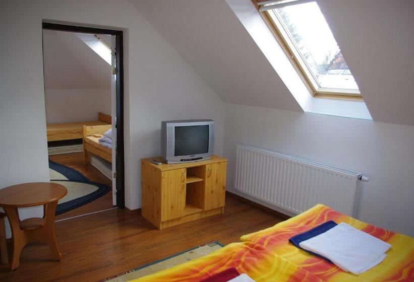 ファミリールーム, Vadszőlő Szálló és Étterem Bakonybél