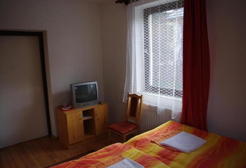 ファミリールーム, Vadszőlő Szálló és Étterem Bakonybél