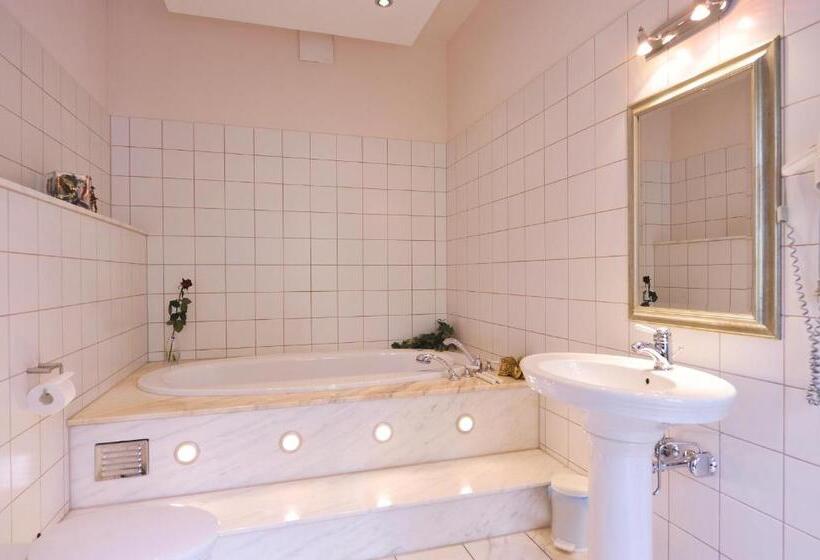 디럭스 스위트, Schlosshotel Bredenfelde