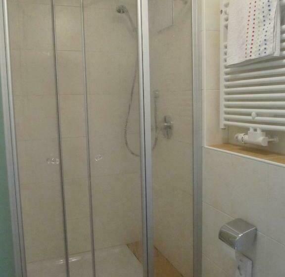 Номер Стандарт, Gasthaus Zum Güldenen Rößlein