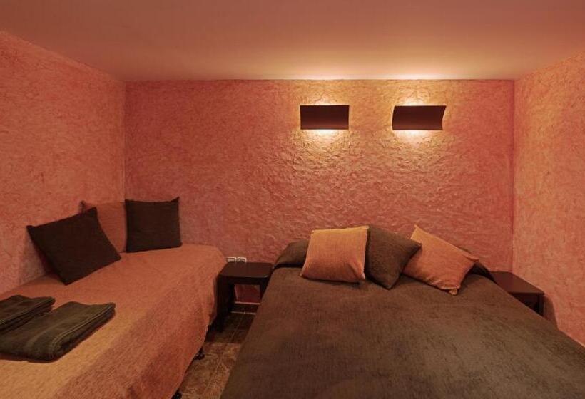 חדר משפחתי, El Balcó De Dorres