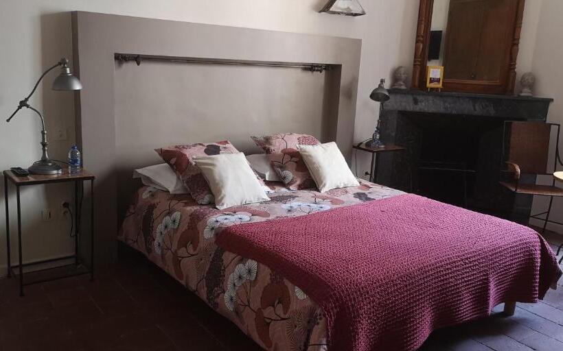 غرفة عائلية, Le Mimosa