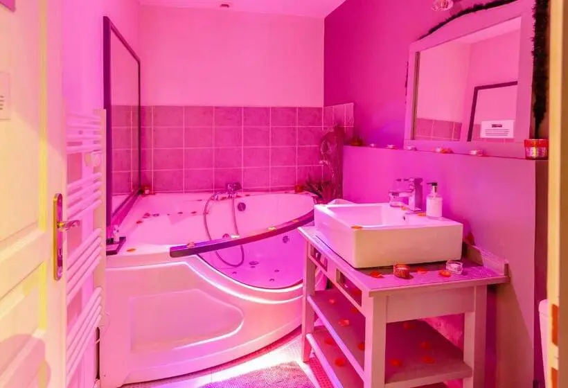 Pokój Standard z Hydromasażem, Lili Paradis