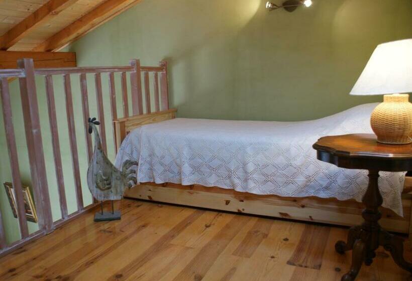 חדר לארבעה סטנדרטי עם נוף לגינה, Maison D'hotes Du Vert Vallon