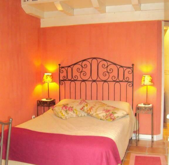 חדר סטנדרט לשלושה עם נוף לגינה, Maison D'hotes Du Vert Vallon