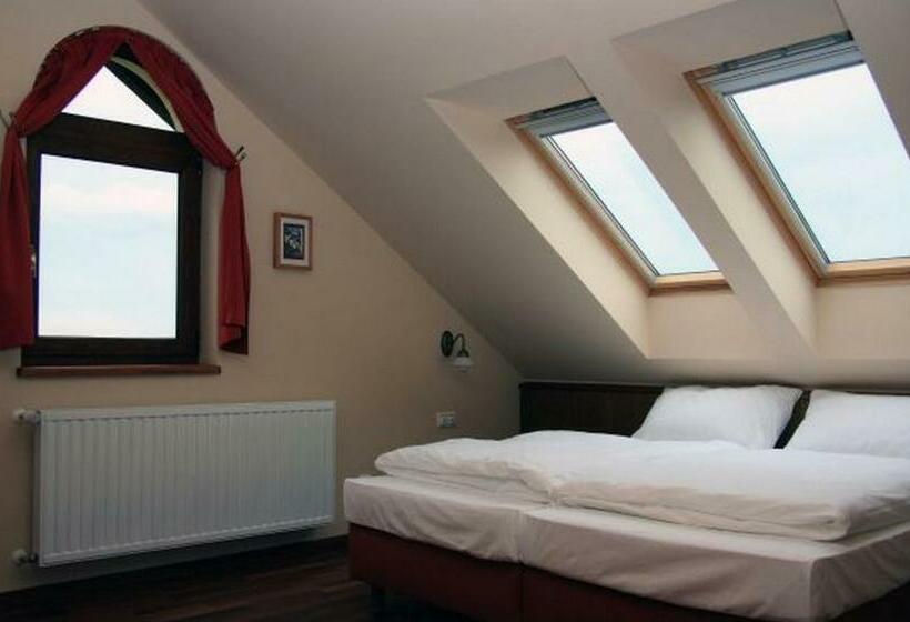 스탠다드 룸, Publo étterem és Panzió