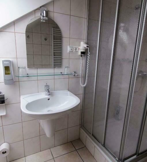 스탠다드 룸, Publo étterem és Panzió