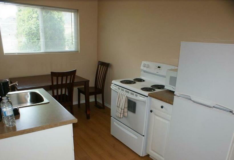 חדר דלוקס, Elks Motel