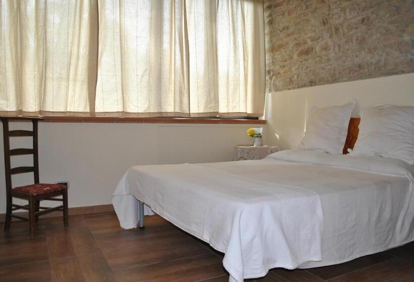 이코노미 룸, Agriturismo Petrarosa