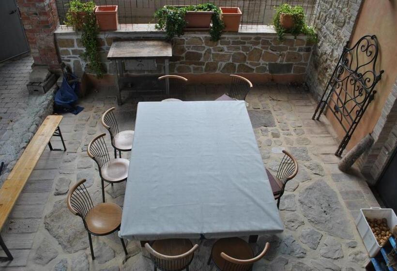 חדר משפחתי, Agriturismo Petrarosa