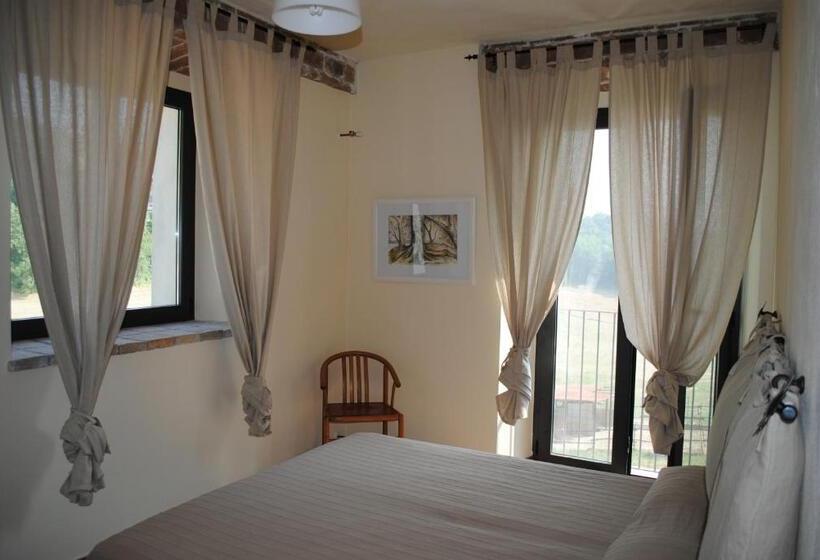 חדר אקונומי לארבעה, Agriturismo Petrarosa