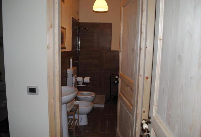 חדר אקונומי לארבעה, Agriturismo Petrarosa