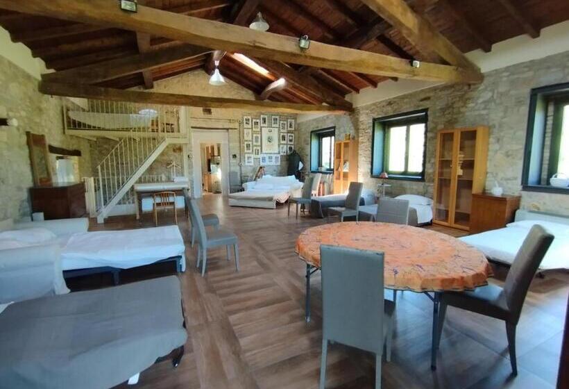 חדר משפחתי, Agriturismo Petrarosa