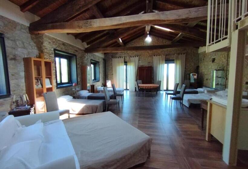 חדר משפחתי, Agriturismo Petrarosa