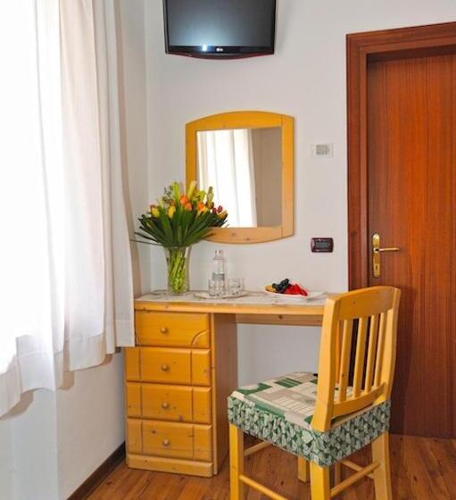 スタンダードトリプルルーム, Albergo Ristorante Alle Codole