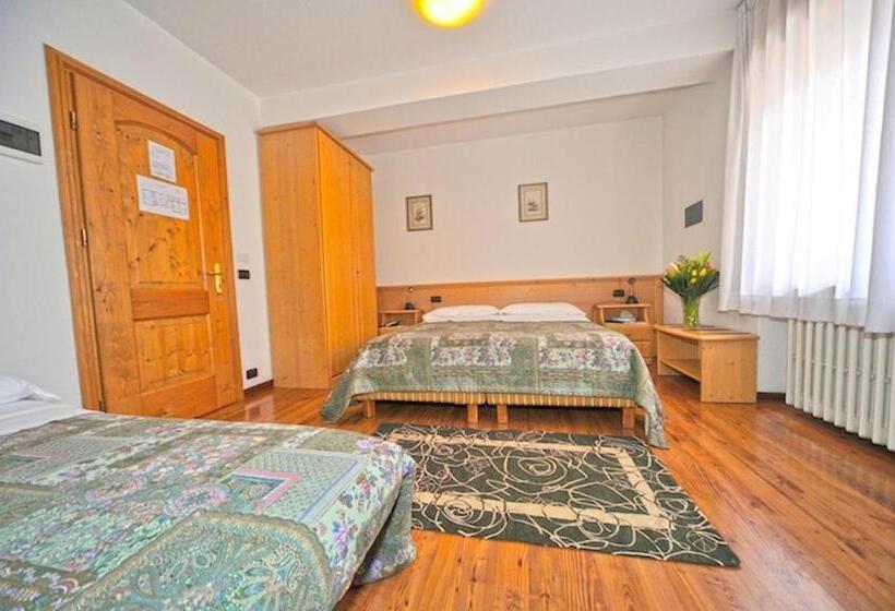 スタンダードトリプルルーム, Albergo Ristorante Alle Codole