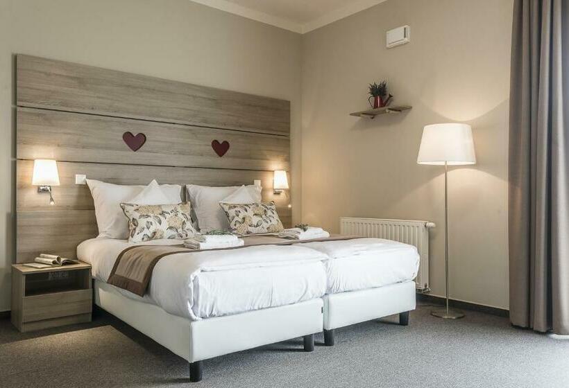 غرفة قياسية مزوَّدة بشُرفة, Levendula