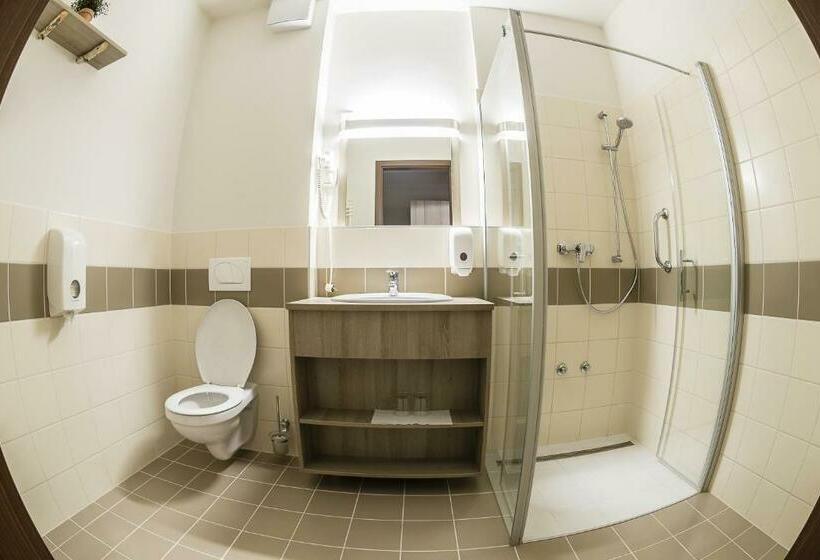 غرفة قياسية مزوَّدة بشُرفة, Levendula