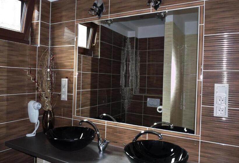 شقة غرفة نوم واحدة بالطابق الأرضى, Erika Vendégház