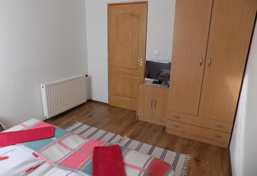 غرفة قياسية, Katica Vendégház