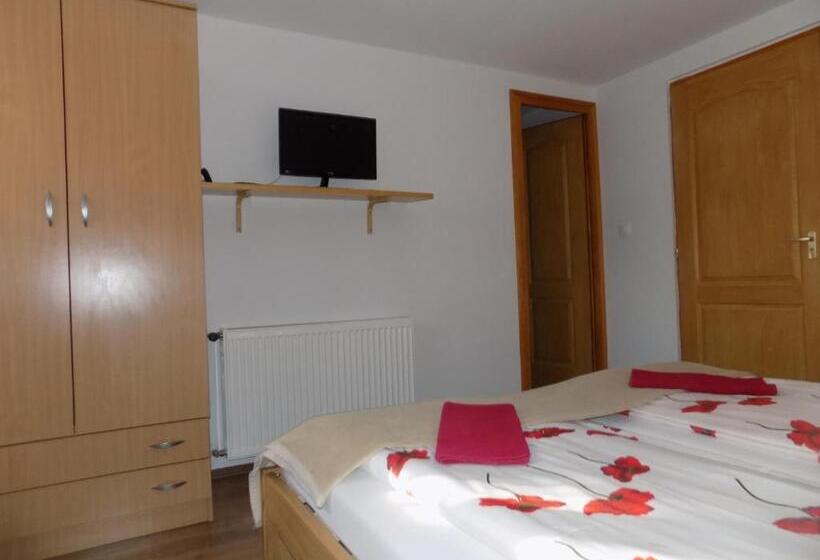 غرفة قياسية, Katica Vendégház