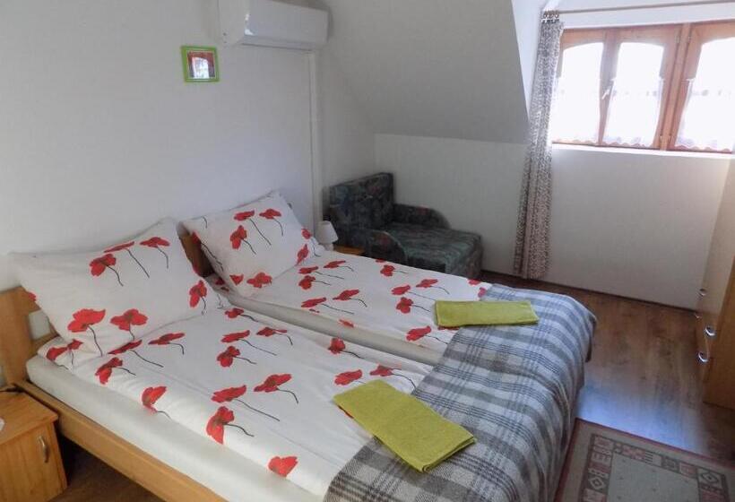 غرفة قياسية, Katica Vendégház