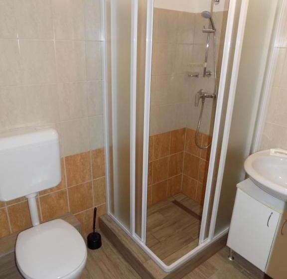 غرفة قياسية, Katica Vendégház