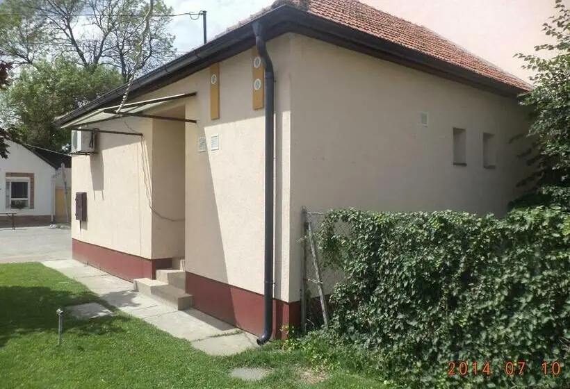 2ベッドルームアパートメント, Tömörkény Vendégház