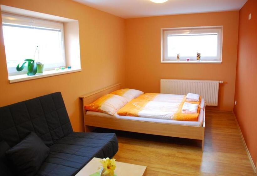 4인용 스탠다드 룸, Vinařství Novotný