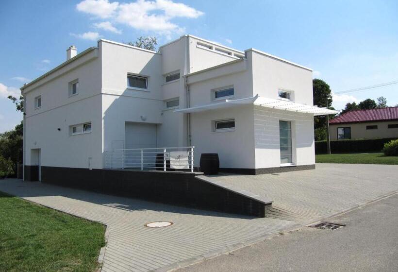 4인용 스탠다드 룸, Vinařství Novotný