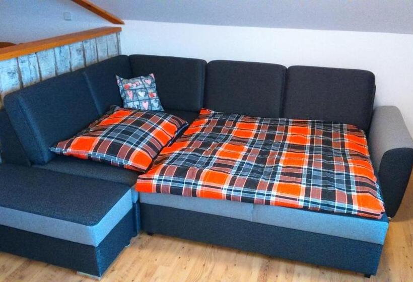 דירה בת חדר שינה 1 עם מרפסת, Pension Polubný 922