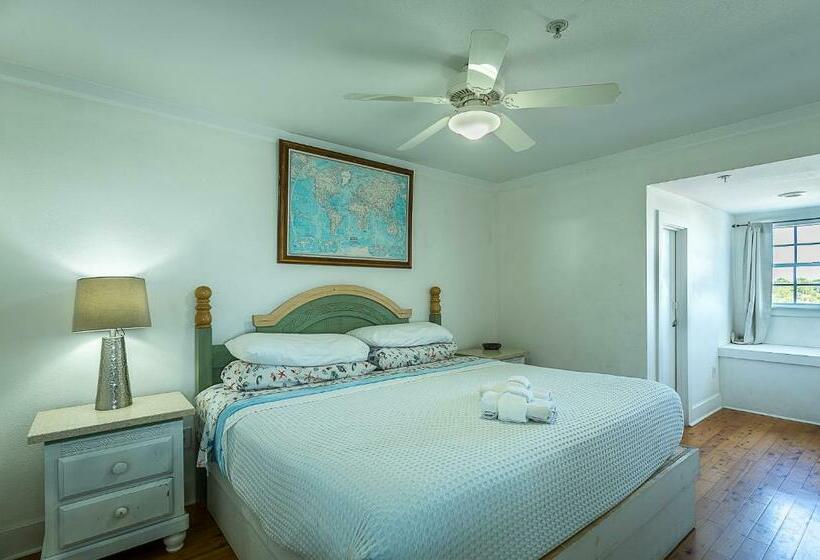 جناح ذو إطلالة, St George Inn